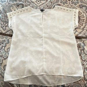 White lightweight Ann Taylor medium blouse women’s short sleeve